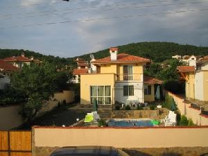 Pool Villa, Кошарица