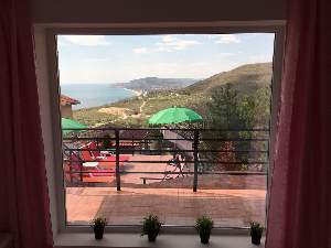 Вила Яни, Албена